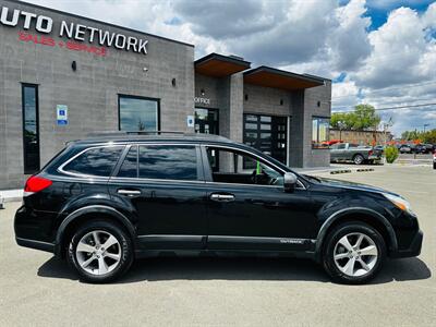 2013 Subaru Outback 2.5i Limited   - Photo 2 - Reno, NV 89502