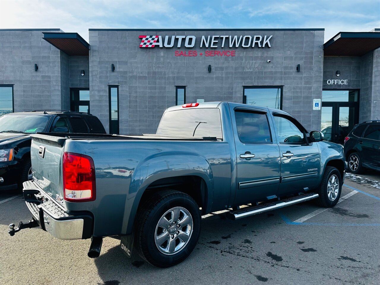 2011 GMC Sierra 1500 SLE - Photo 3 - Reno, NV 89502