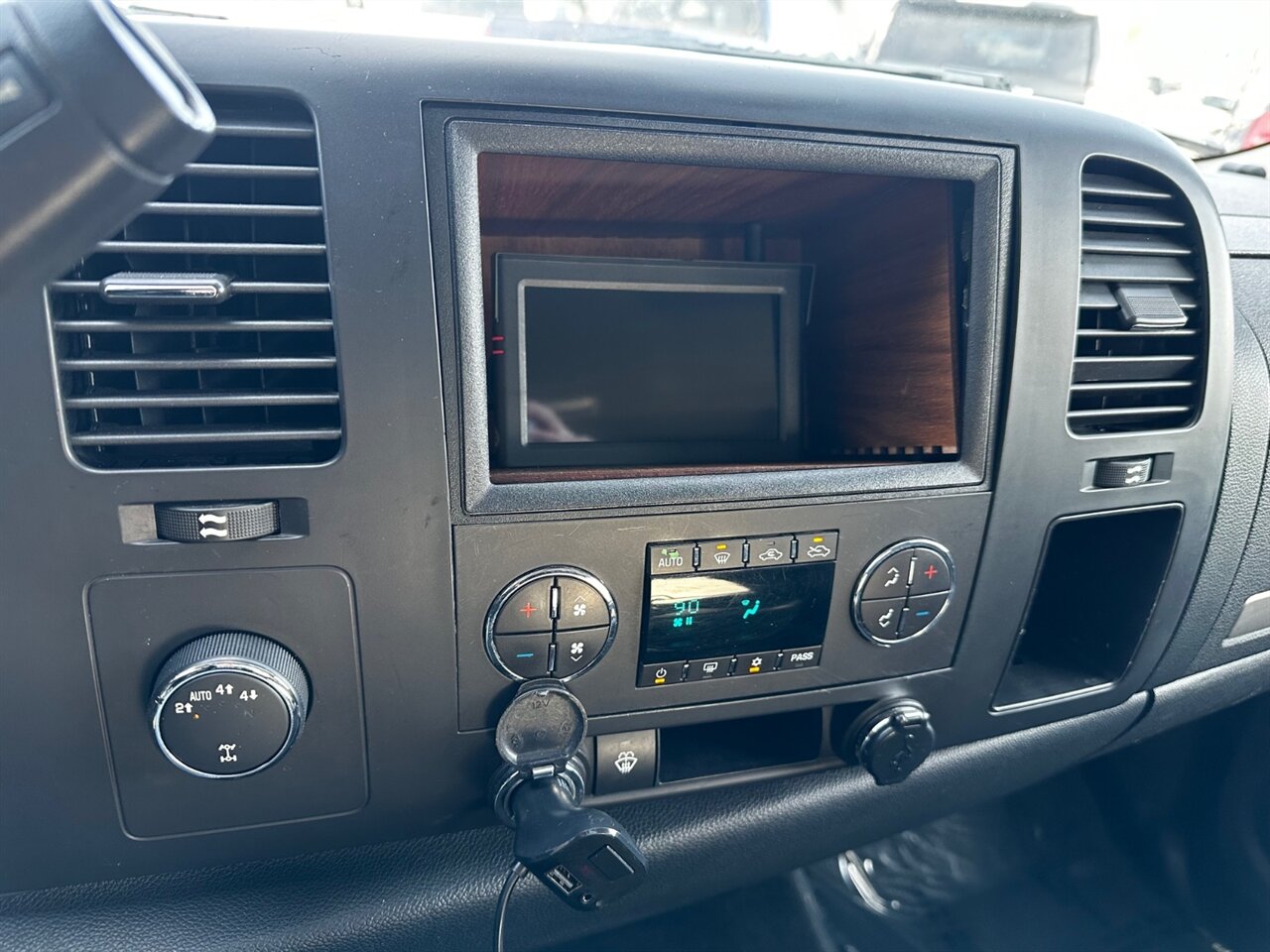 2011 GMC Sierra 1500 SLE - Photo 17 - Reno, NV 89502