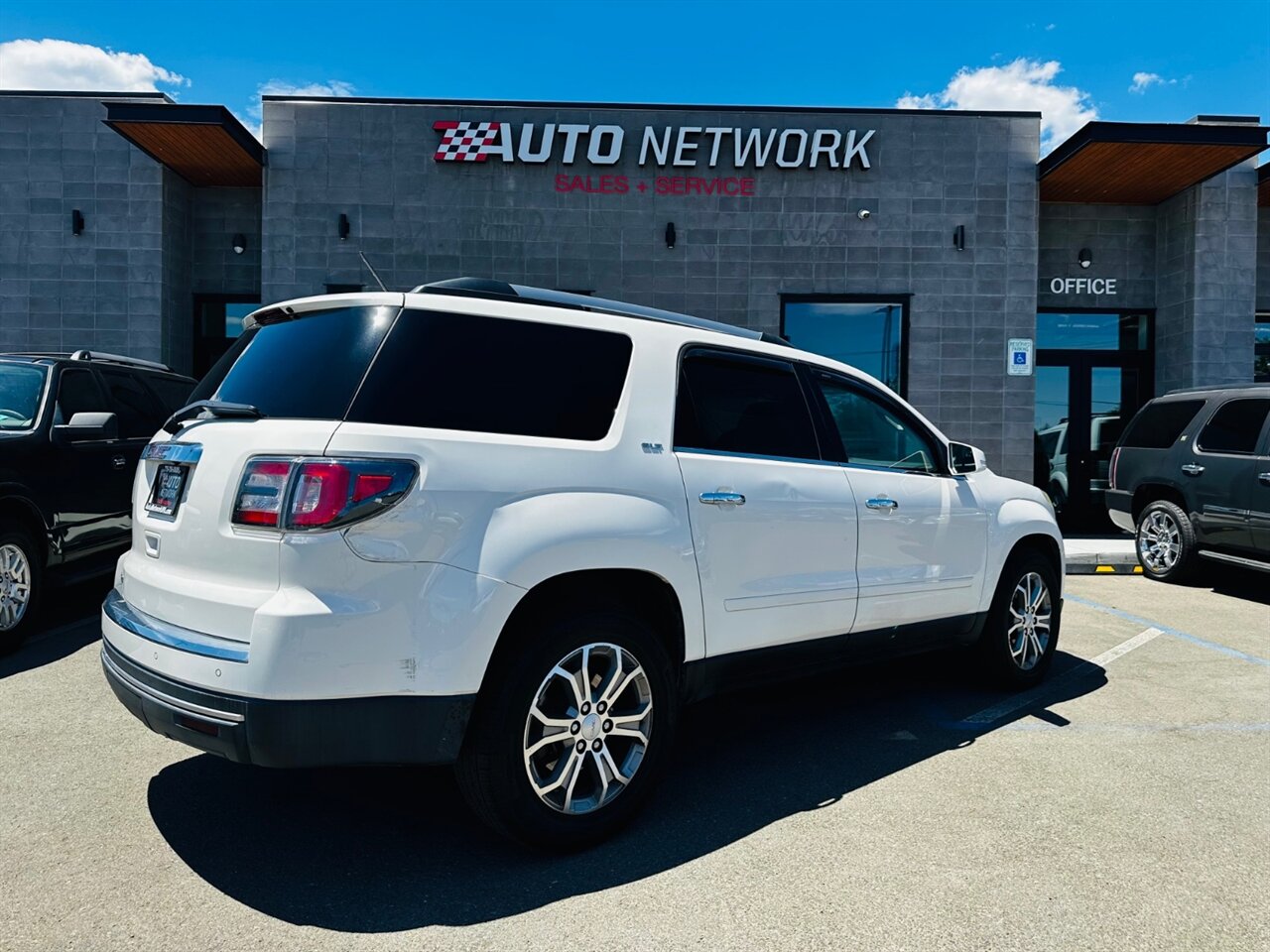 2014 GMC Acadia SLT - Photo 3 - Reno, NV 89502
