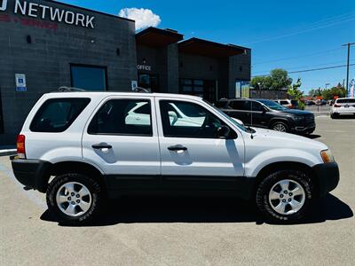 2003 Ford Escape XLS - Photo 2 - Reno, NV 89502
