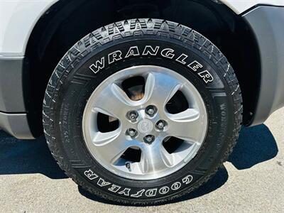2003 Ford Escape XLS - Photo 9 - Reno, NV 89502