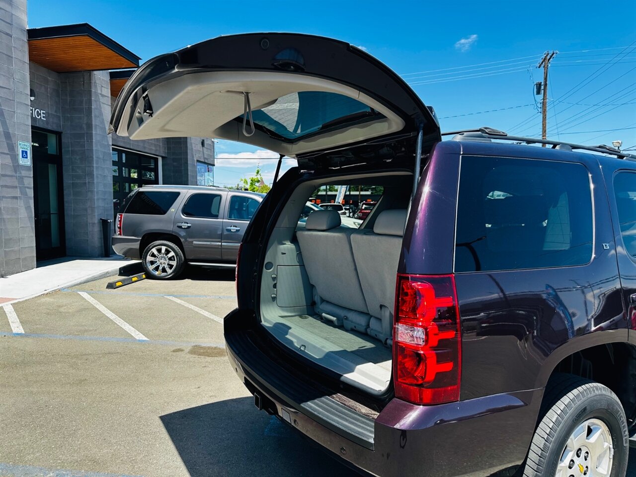 2009 Chevrolet Tahoe LT - Photo 9 - Reno, NV 89502