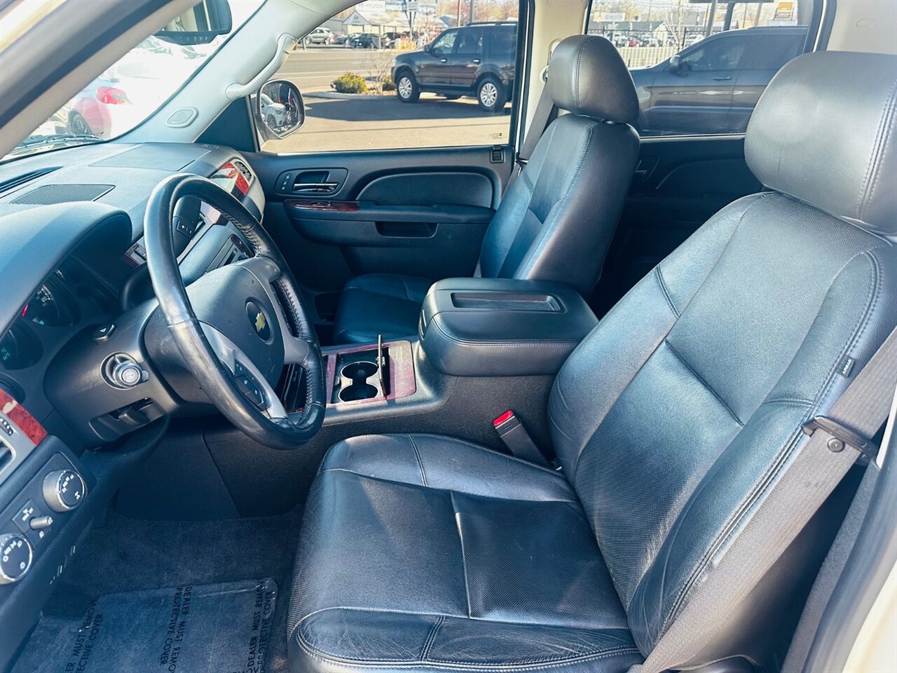 2012 Chevrolet Suburban LTZ - Photo 16 - Reno, NV 89502