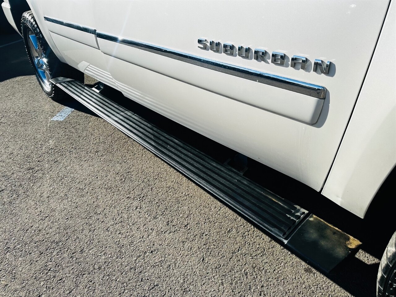 2012 Chevrolet Suburban LTZ - Photo 10 - Reno, NV 89502