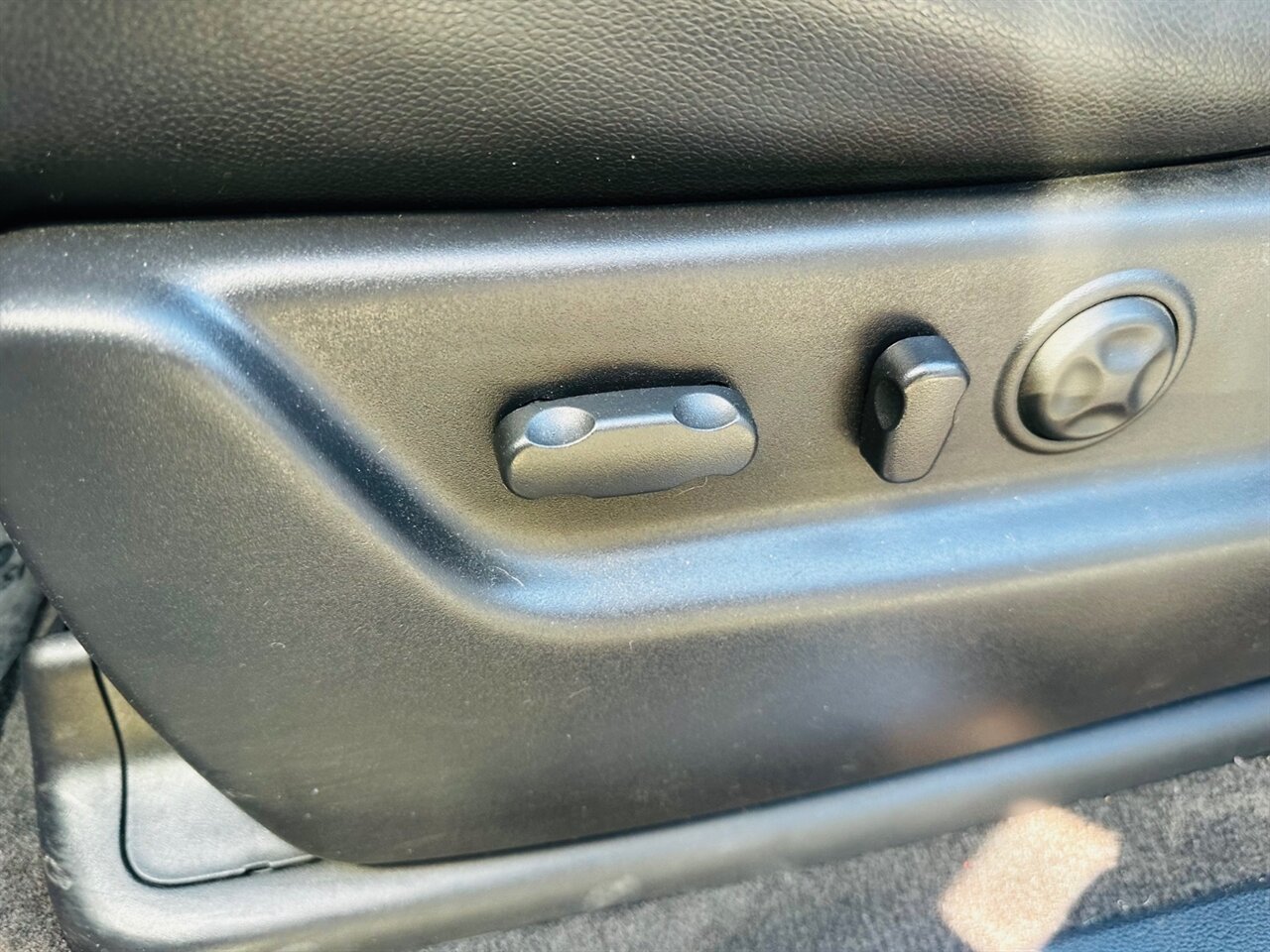 2012 Chevrolet Suburban LTZ - Photo 35 - Reno, NV 89502