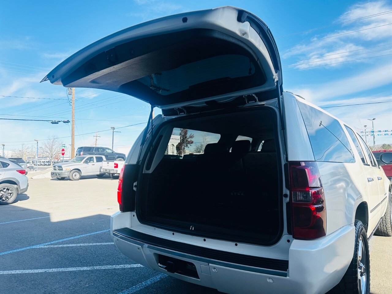 2012 Chevrolet Suburban LTZ - Photo 9 - Reno, NV 89502