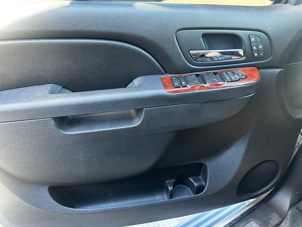 2012 Chevrolet Suburban LTZ - Photo 32 - Reno, NV 89502