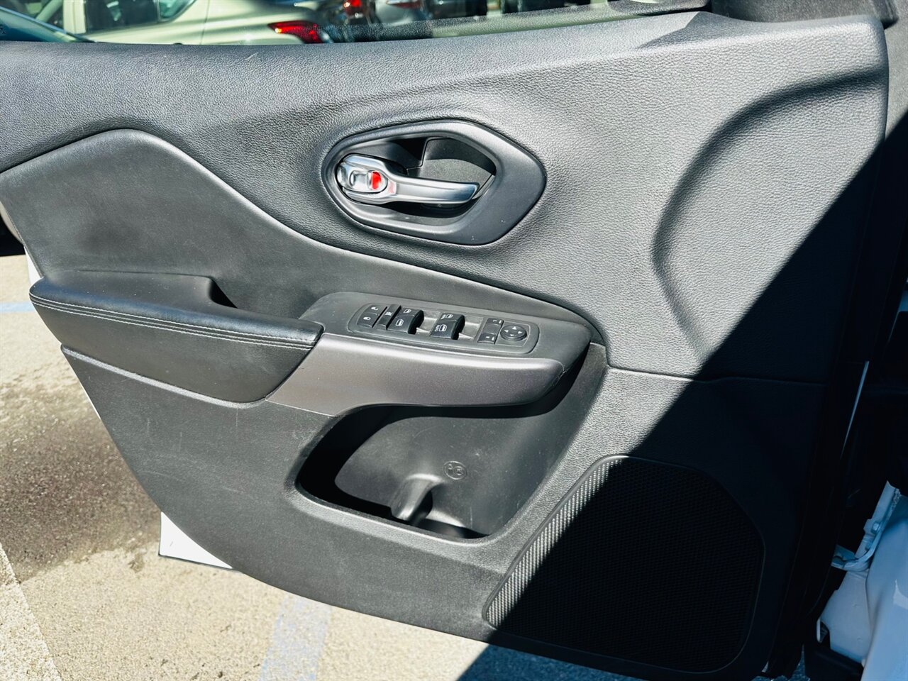 2019 Jeep Cherokee Latitude Plus   - Photo 27 - Reno, NV 89502