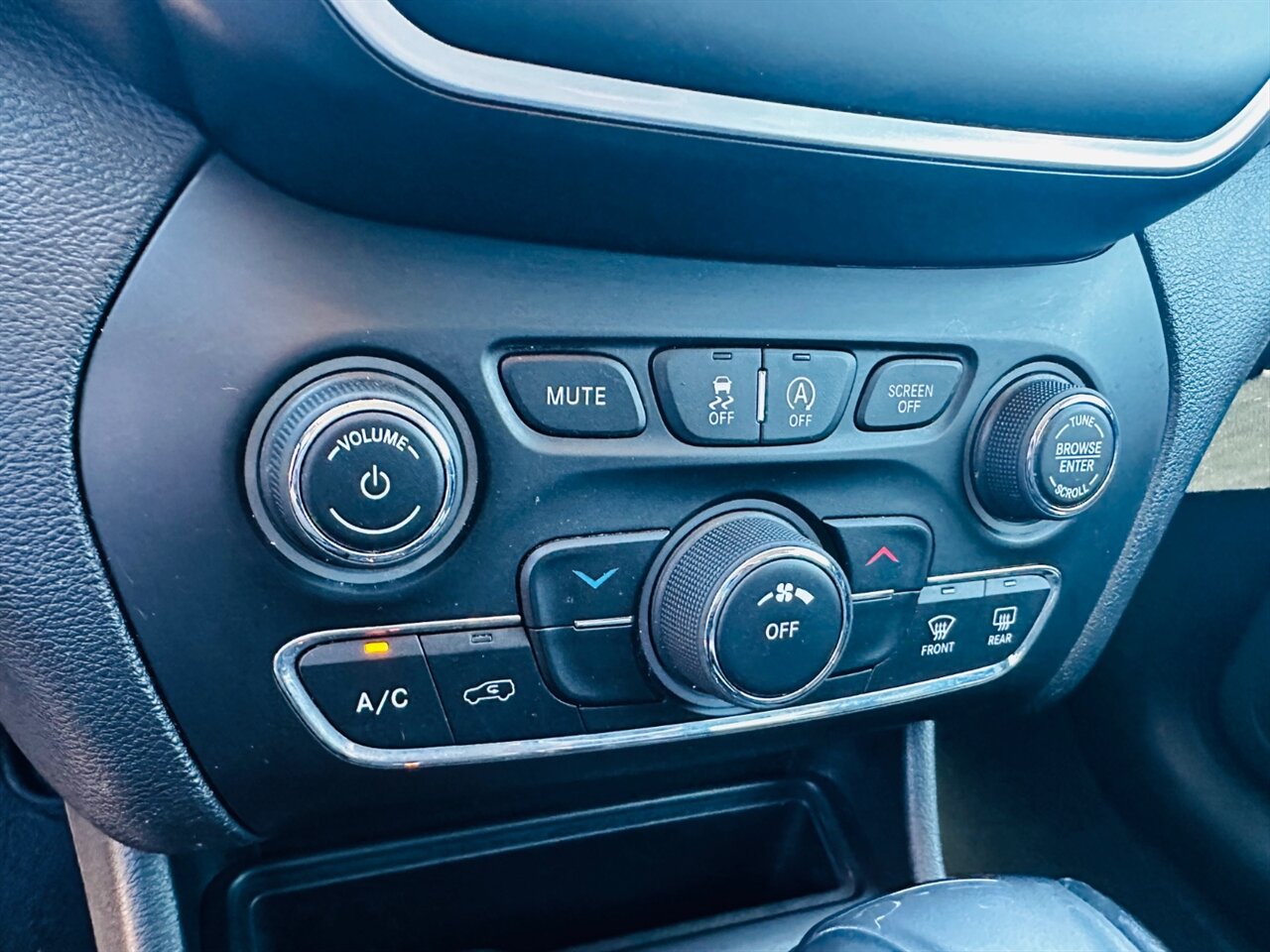 2019 Jeep Cherokee Latitude Plus   - Photo 18 - Reno, NV 89502