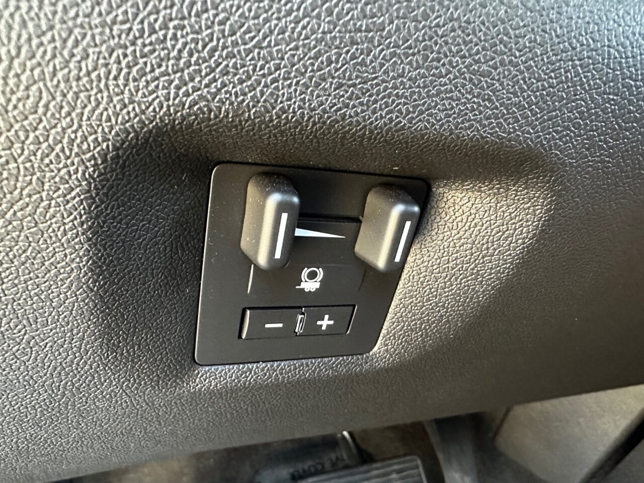 2014 GMC Yukon XL Denali   - Photo 26 - Reno, NV 89502