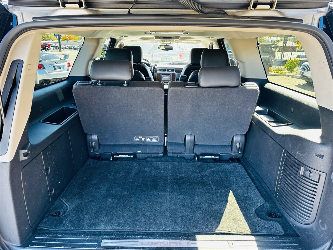 2014 GMC Yukon XL Denali   - Photo 38 - Reno, NV 89502