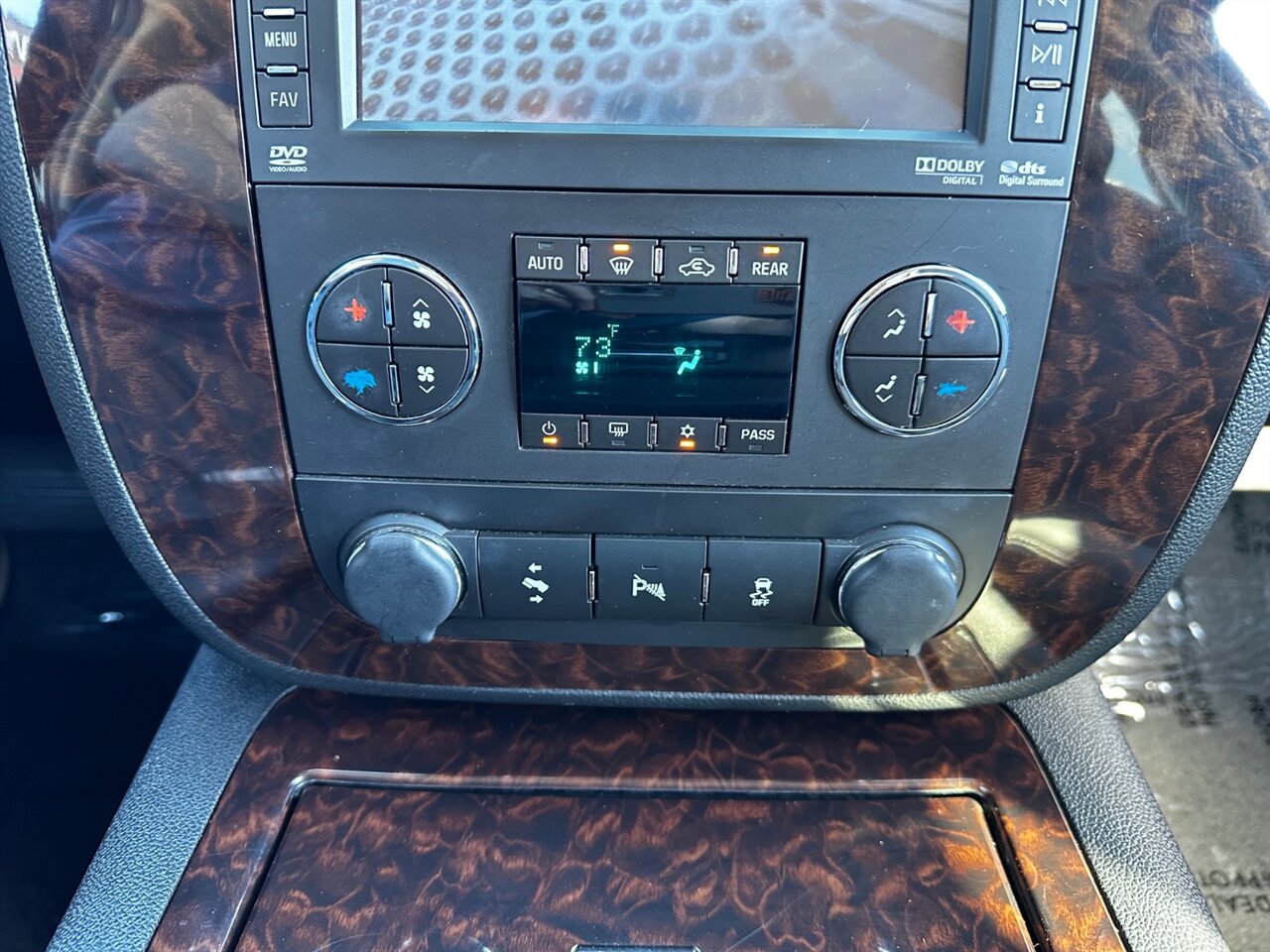 2014 GMC Yukon XL Denali   - Photo 29 - Reno, NV 89502