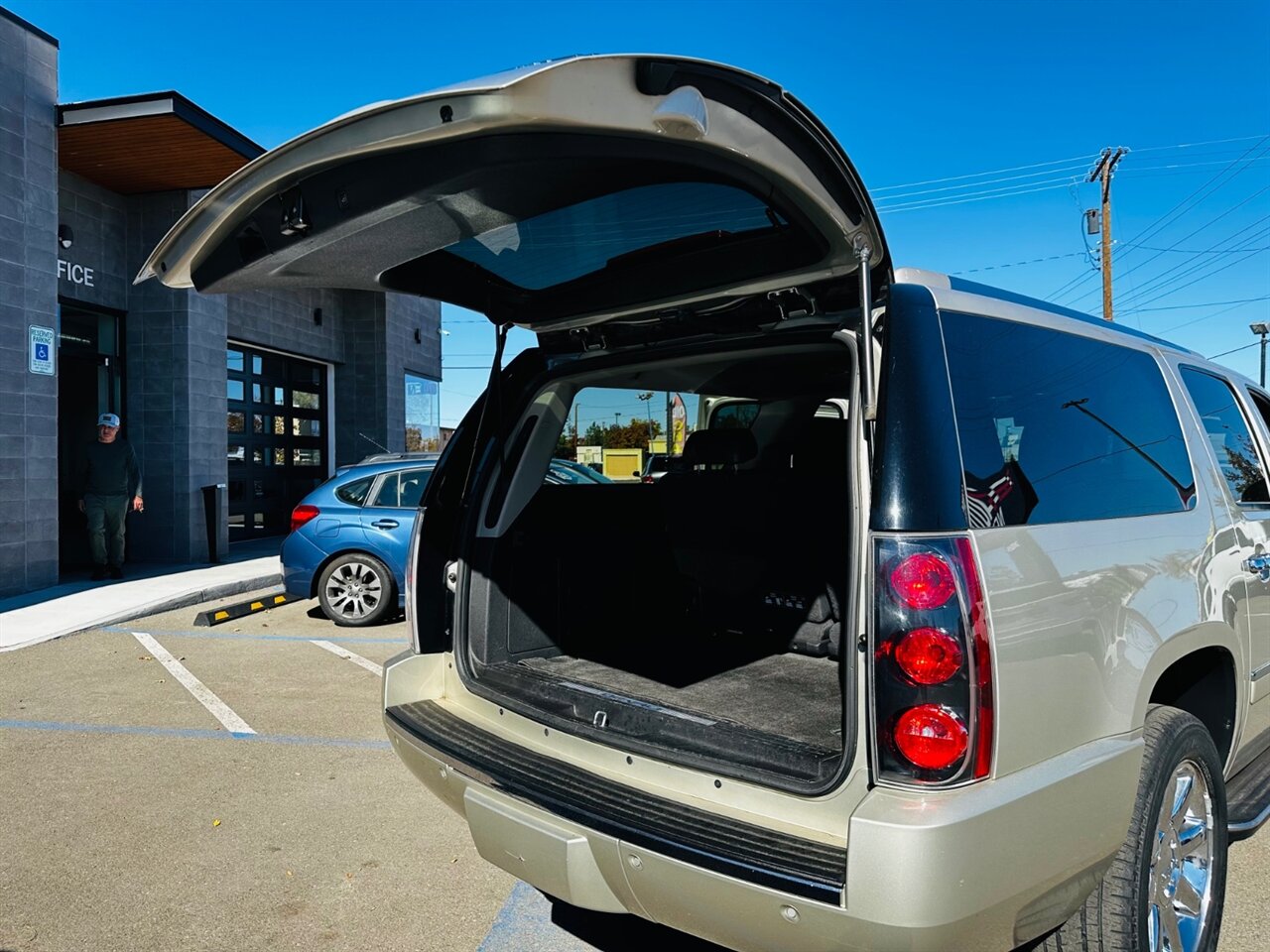 2014 GMC Yukon XL Denali   - Photo 14 - Reno, NV 89502