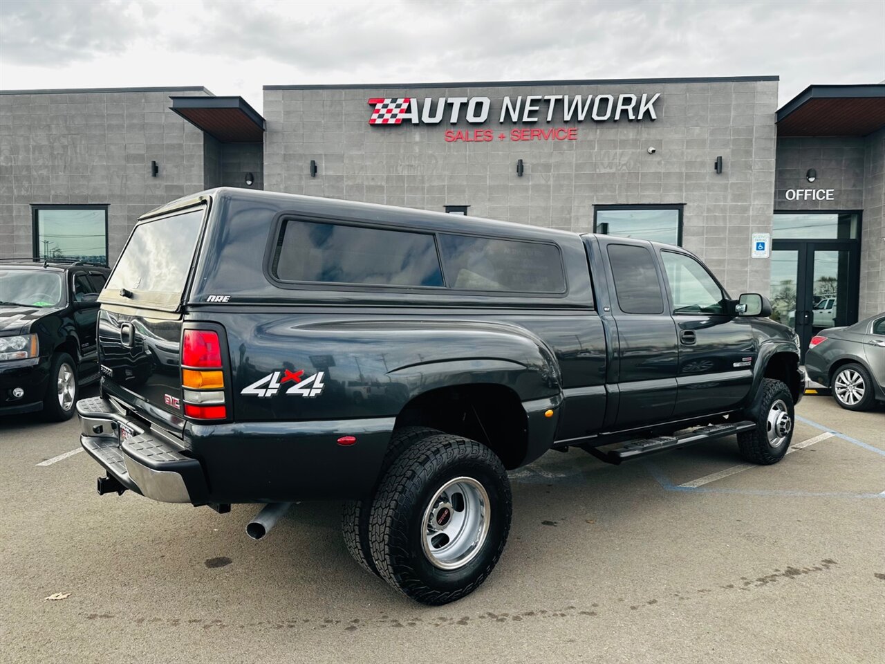 2003 GMC Sierra 3500 SLT 4dr Extended Cab - Photo 3 - Reno, NV 89502