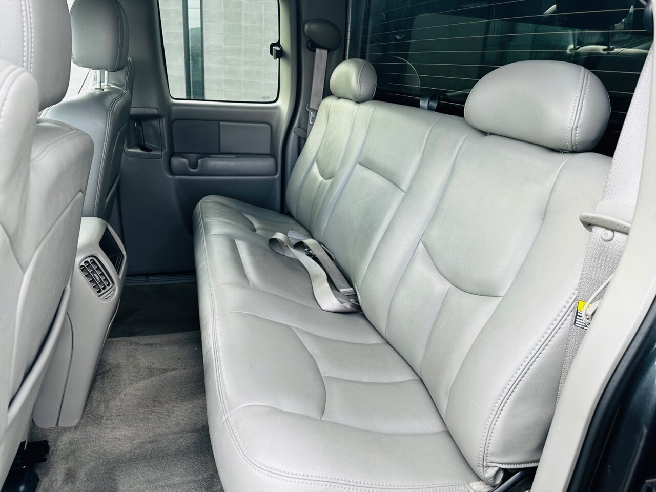 2003 GMC Sierra 3500 SLT 4dr Extended Cab - Photo 18 - Reno, NV 89502