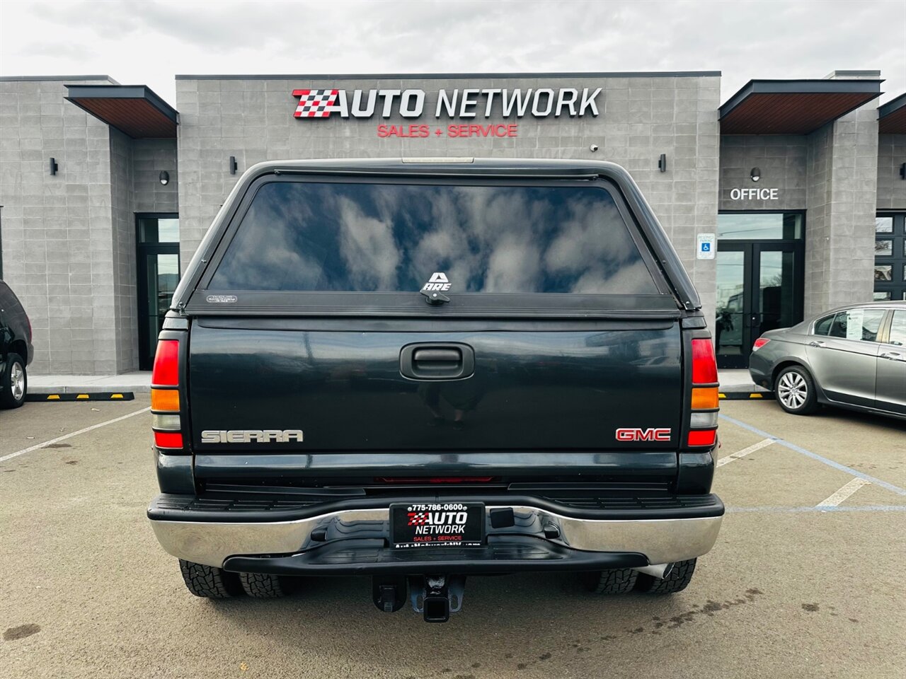 2003 GMC Sierra 3500 SLT 4dr Extended Cab - Photo 8 - Reno, NV 89502