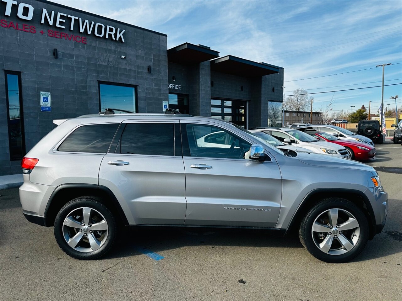 2015 Jeep Grand Cherokee Limited photo 2