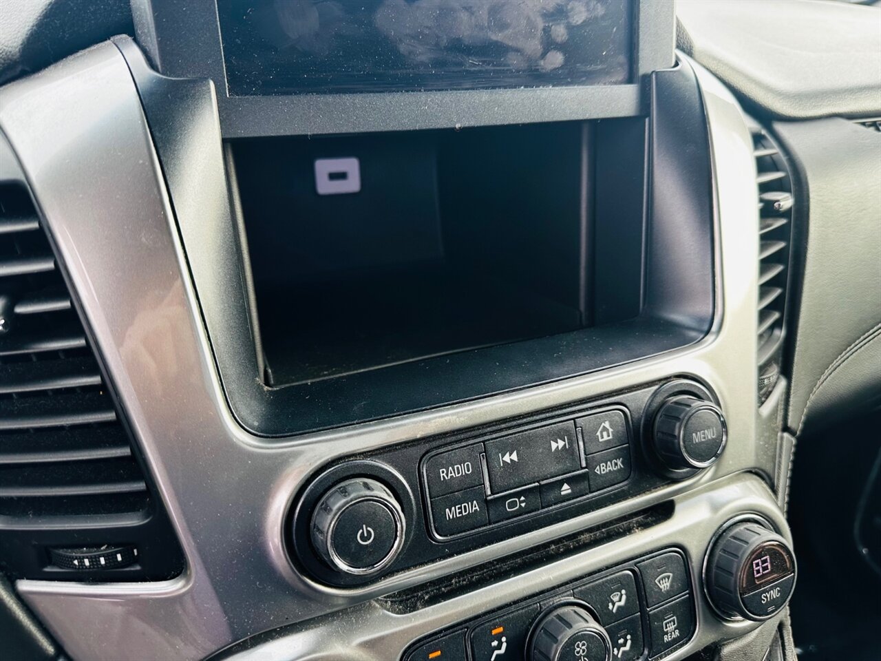 2018 Chevrolet Suburban LT - Photo 21 - Reno, NV 89502