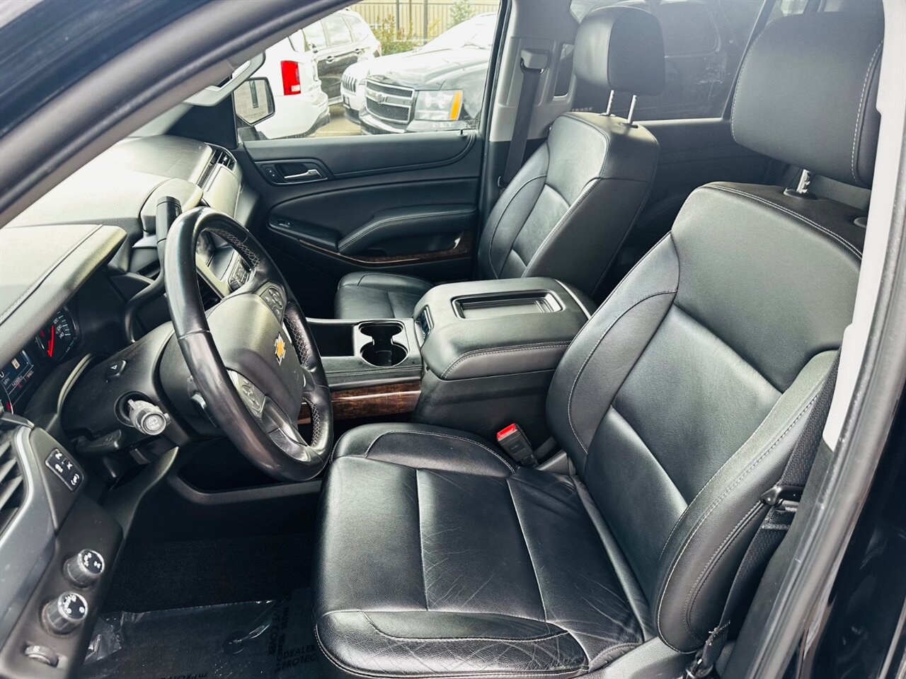 2018 Chevrolet Suburban LT - Photo 15 - Reno, NV 89502