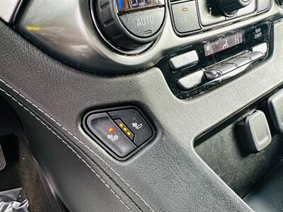 2018 Chevrolet Suburban LT - Photo 24 - Reno, NV 89502