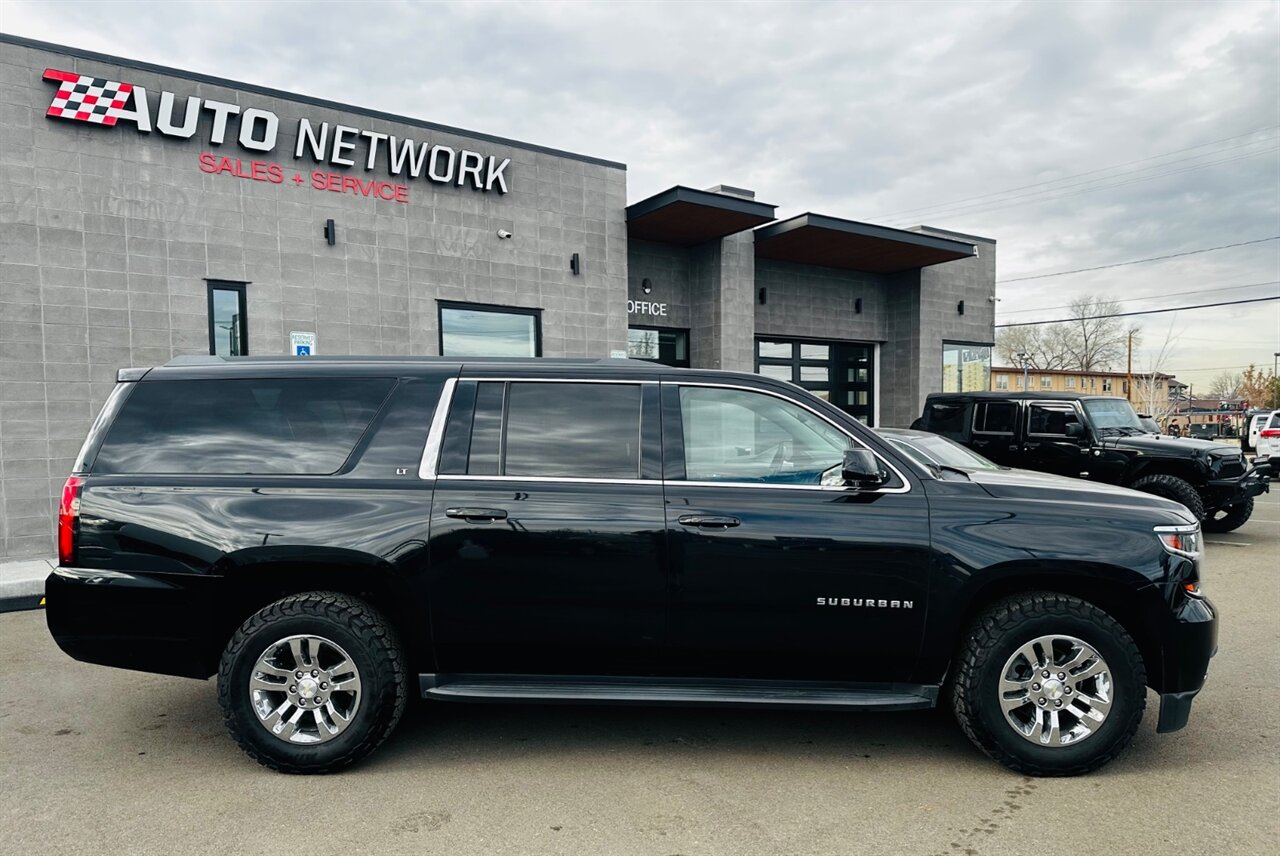 2018 Chevrolet Suburban LT - Photo 2 - Reno, NV 89502