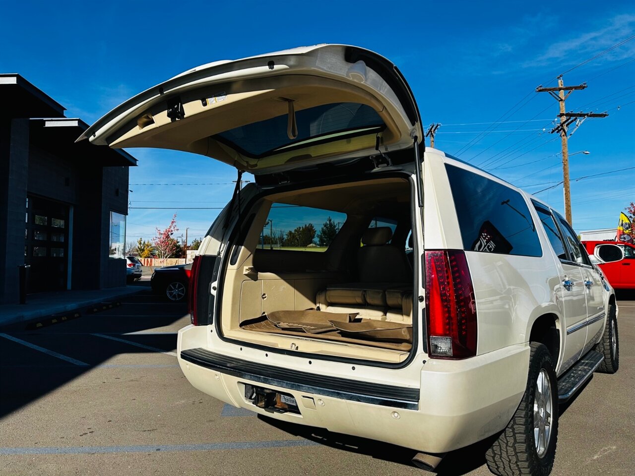 2007 Cadillac Escalade ESV Base photo 9