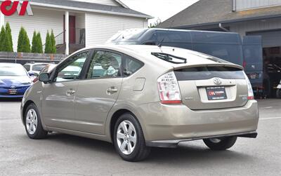 2009 Toyota Prius Standard  4dr Hatchback! 48 City MPG! 45 Hwy MPG! Back Up Camera! Navigation! Bluetooth w/Voice Activation! - Photo 2 - Portland, OR 97266