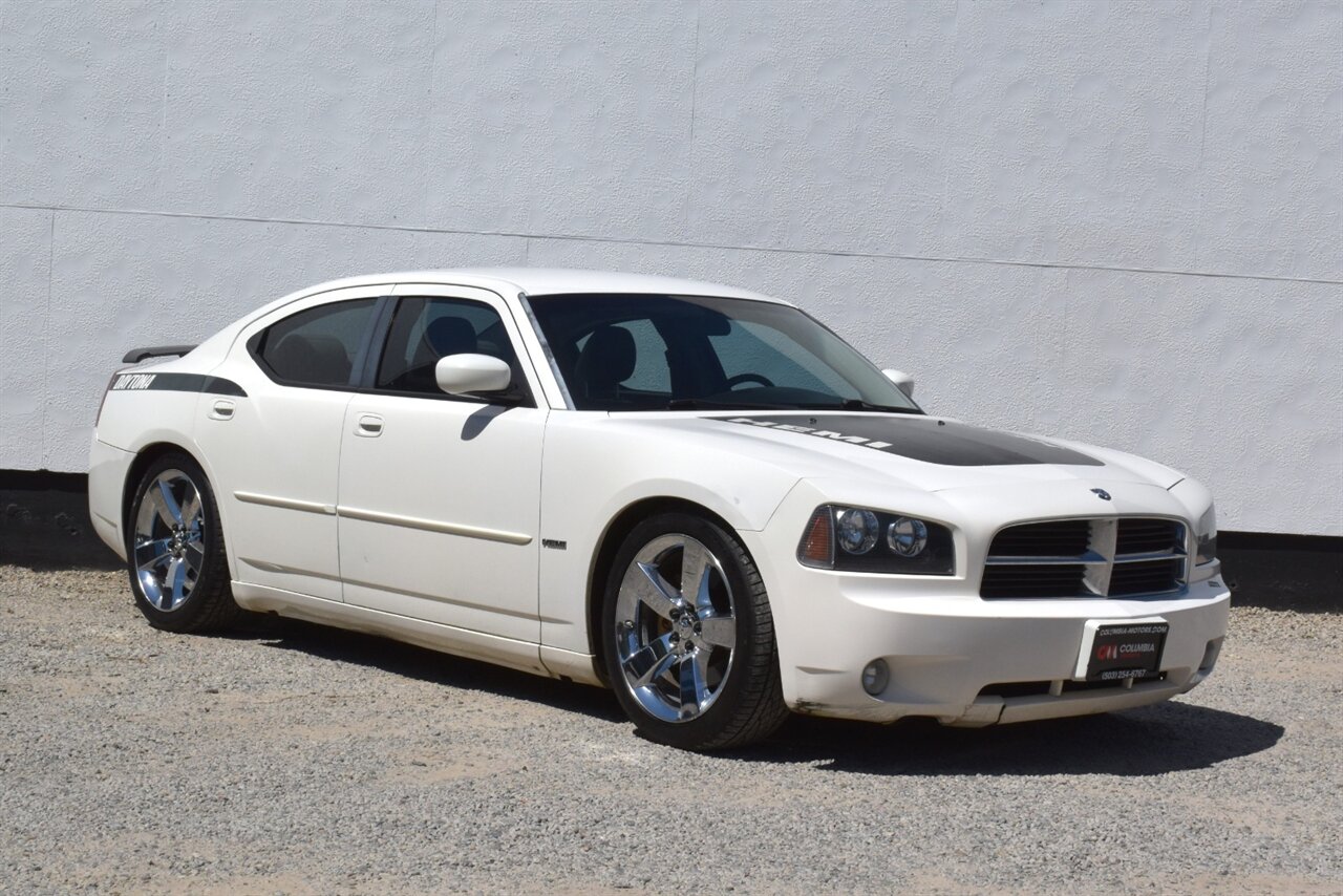2007 Dodge Charger R/T  4dr Sedan! 5.7L HEMI V8! Rear-Wheel Drive! Sport-Tuned Suspension! Dual Exhaust! Boston Acoustics® Premium Audio! - Photo 1 - Portland, OR 97266