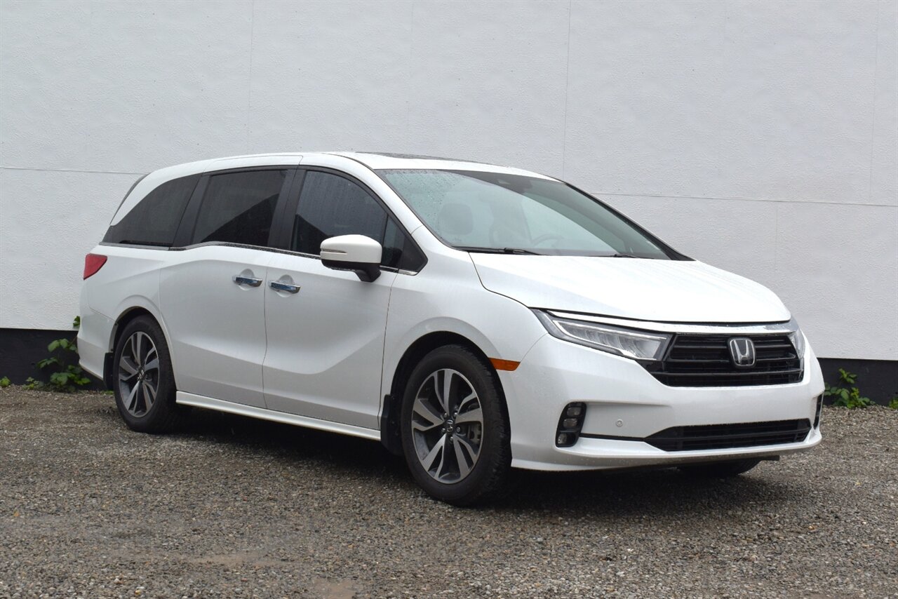 2023 Honda Odyssey Touring Minivan  4dr FWD! Power Sliding Doors! Rear Entertainment! Honda Sensing! Adaptive Cruise Control! Blind Spot Monitoring! Heated Leather Seats! Backup Camera! - Photo 1 - Portland, OR 97266