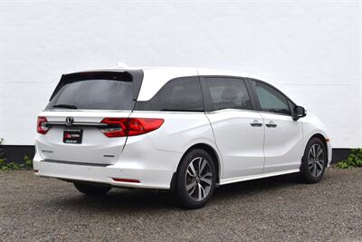 2023 Honda Odyssey Touring Minivan  4dr FWD! Power Sliding Doors! Rear Entertainment! Honda Sensing! Adaptive Cruise Control! Blind Spot Monitoring! Heated Leather Seats! Backup Camera! - Photo 5 - Portland, OR 97266