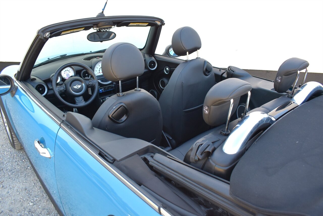 2013 MINI Convertible Cooper S 2dr! Sport-tuned suspension! Drive Mode Select! Cruise Control! Full Leather Seats! Heated front seats! Bluetooth Connectivity! - Photo 27 - Portland, OR 97266