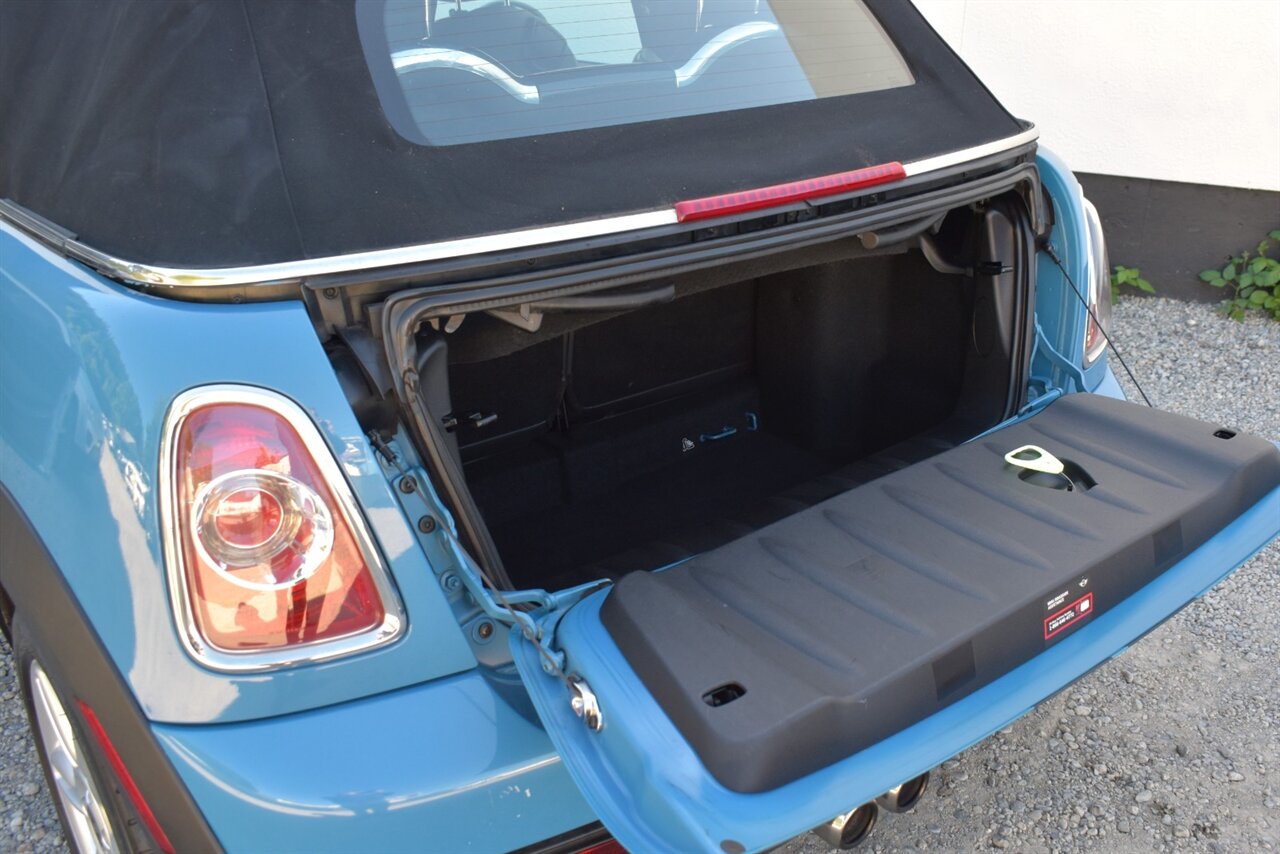 2013 MINI Convertible Cooper S 2dr! Sport-tuned suspension! Drive Mode Select! Cruise Control! Full Leather Seats! Heated front seats! Bluetooth Connectivity! - Photo 29 - Portland, OR 97266