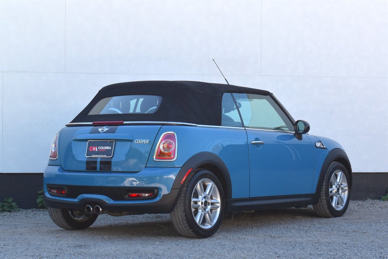 2013 MINI Convertible Cooper S 2dr! Sport-tuned suspension! Drive Mode Select! Cruise Control! Full Leather Seats! Heated front seats! Bluetooth Connectivity! - Photo 7 - Portland, OR 97266