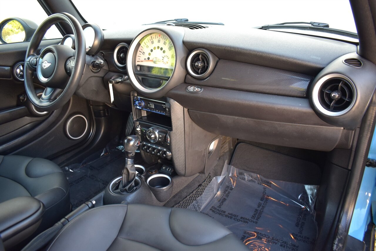 2013 MINI Convertible Cooper S 2dr! Sport-tuned suspension! Drive Mode Select! Cruise Control! Full Leather Seats! Heated front seats! Bluetooth Connectivity! - Photo 15 - Portland, OR 97266