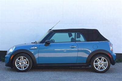 2013 MINI Convertible Cooper S 2dr! Sport-tuned suspension! Drive Mode Select! Cruise Control! Full Leather Seats! Heated front seats! Bluetooth Connectivity! - Photo 12 - Portland, OR 97266