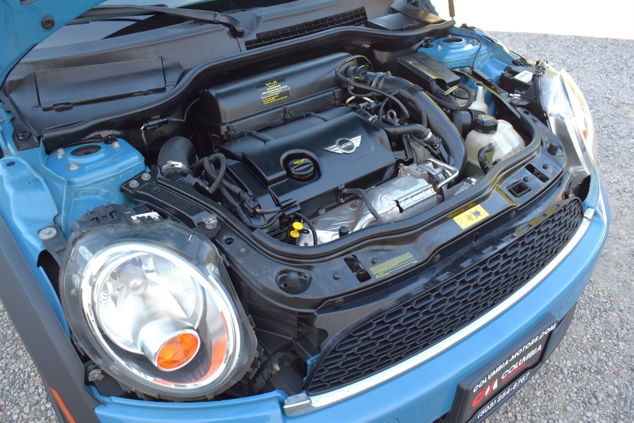 2013 MINI Convertible Cooper S 2dr! Sport-tuned suspension! Drive Mode Select! Cruise Control! Full Leather Seats! Heated front seats! Bluetooth Connectivity! - Photo 31 - Portland, OR 97266