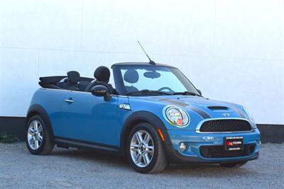 2013 MINI Convertible Cooper S 2dr! Sport-tuned suspension! Drive Mode Select! Cruise Control! Full Leather Seats! Heated front seats! Bluetooth Connectivity! - Photo 2 - Portland, OR 97266