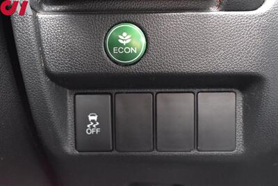 2017 Honda Fit LX  4dr Hatchback! 33 City MPG! 40 Hwy MPG! Back Up Camera! Bluetooth w/Voice Activation! Traction Control! Econ Mode! - Photo 15 - Portland, OR 97266