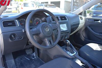 2014 Volkswagen Jetta S  4dr Sedan! Back Up Camera! Bluetooth! Brake Assist and Hill Hold Control! Stability Control! - Photo 3 - Portland, OR 97266