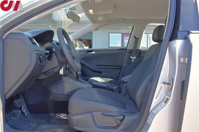 2014 Volkswagen Jetta S 4dr Sedan! Back Up Camera! Bluetooth! Brake Assist and Hill Hold Control! Stability Control! - Photo 10 - Portland, OR 97266