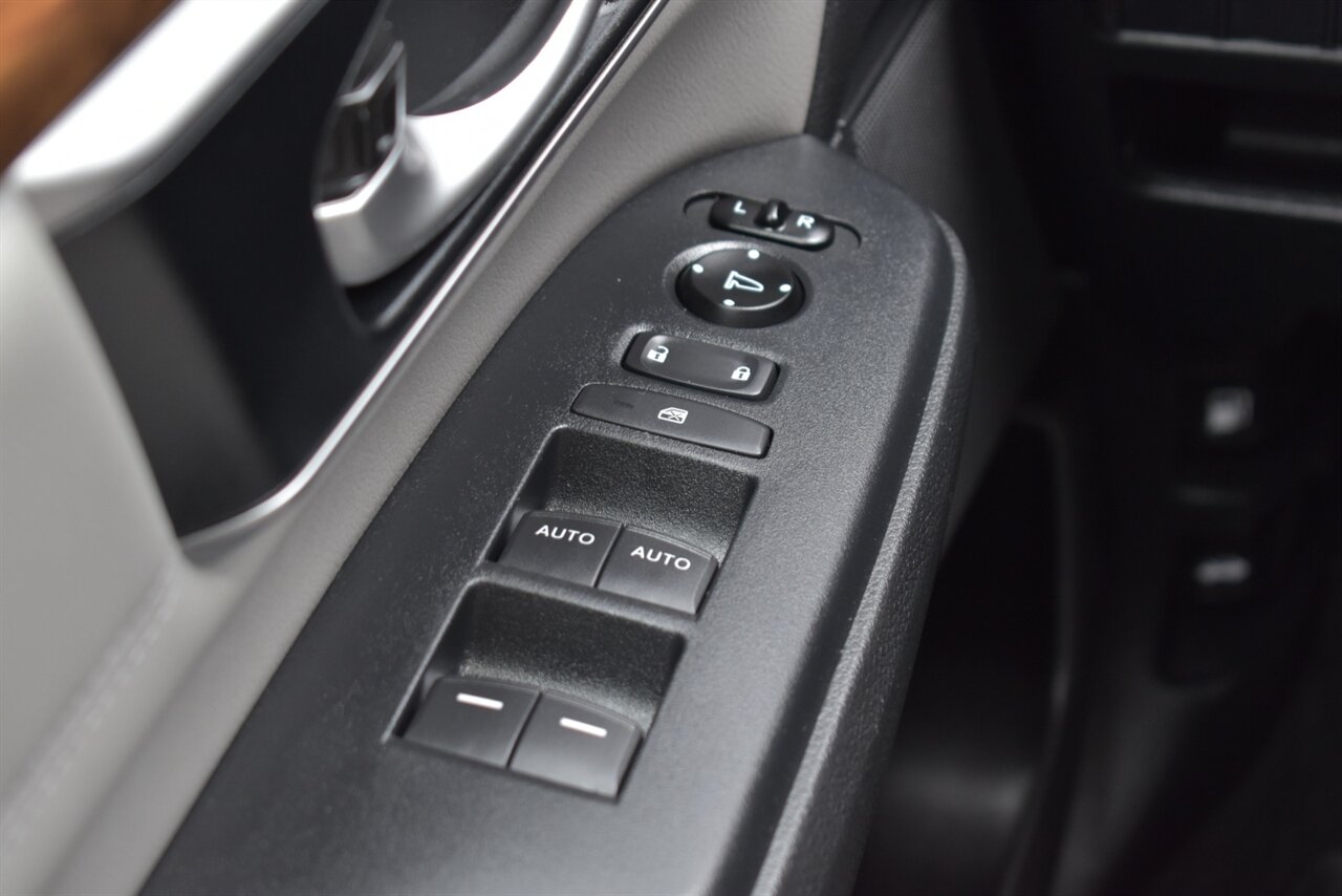 2019 Honda CR-V EX-L AWD 4dr SUV! Turbo Engine! Honda Sensing! Adaptive Cruise Control! Blind Spot Monitoring! Heated Leather Seats! Power Liftgate! Sunroof! Touchscreen Infotainment! Bluetooth! Backup Camera! - Photo 18 - Portland, OR 97266