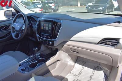 2018 Chevrolet Traverse LT Cloth  4x4 4dr SUV w/1LT! Tow Mode! Back-Up Camera! Apple CarPlay! Android Auto! Adjustable Power Liftgate! Heated Seats! Rear Climate Control! - Photo 12 - Portland, OR 97266