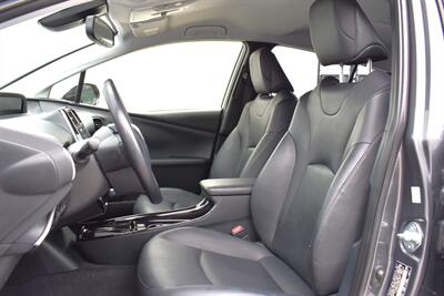2019 Toyota Prius XLE AWD-e  AWD 4dr Hatchback! 52 City MPG! 48 Hwy MPG! Back Up Camera! Blind Spot Monitor! Pre-Collision Pedestrian Detection! Lane Assist! Bluetooth Connectivity! Heated Seats! Qi-Wireless Charging! - Photo 11 - Portland, OR 97266