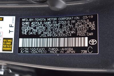 2019 Toyota Prius XLE AWD-e  AWD 4dr Hatchback! 52 City MPG! 48 Hwy MPG! Back Up Camera! Blind Spot Monitor! Pre-Collision Pedestrian Detection! Lane Assist! Bluetooth Connectivity! Heated Seats! Qi-Wireless Charging! - Photo 32 - Portland, OR 97266
