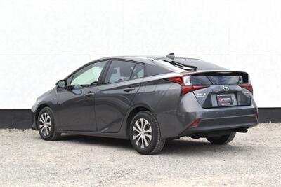2019 Toyota Prius XLE AWD-e  AWD 4dr Hatchback! 52 City MPG! 48 Hwy MPG! Back Up Camera! Blind Spot Monitor! Pre-Collision Pedestrian Detection! Lane Assist! Bluetooth Connectivity! Heated Seats! Qi-Wireless Charging! - Photo 2 - Portland, OR 97266
