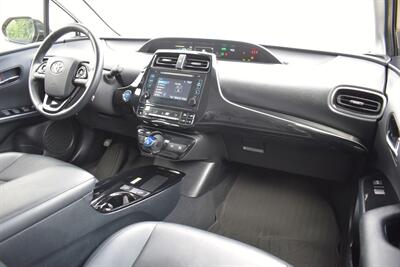 2019 Toyota Prius XLE AWD-e  AWD 4dr Hatchback! 52 City MPG! 48 Hwy MPG! Back Up Camera! Blind Spot Monitor! Pre-Collision Pedestrian Detection! Lane Assist! Bluetooth Connectivity! Heated Seats! Qi-Wireless Charging! - Photo 12 - Portland, OR 97266