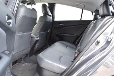 2019 Toyota Prius XLE AWD-e  AWD 4dr Hatchback! 52 City MPG! 48 Hwy MPG! Back Up Camera! Blind Spot Monitor! Pre-Collision Pedestrian Detection! Lane Assist! Bluetooth Connectivity! Heated Seats! Qi-Wireless Charging! - Photo 26 - Portland, OR 97266