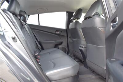 2019 Toyota Prius XLE AWD-e  AWD 4dr Hatchback! 52 City MPG! 48 Hwy MPG! Back Up Camera! Blind Spot Monitor! Pre-Collision Pedestrian Detection! Lane Assist! Bluetooth Connectivity! Heated Seats! Qi-Wireless Charging! - Photo 27 - Portland, OR 97266