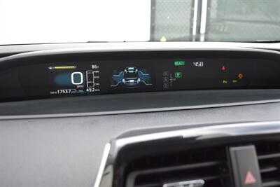 2019 Toyota Prius XLE AWD-e  AWD 4dr Hatchback! 52 City MPG! 48 Hwy MPG! Back Up Camera! Blind Spot Monitor! Pre-Collision Pedestrian Detection! Lane Assist! Bluetooth Connectivity! Heated Seats! Qi-Wireless Charging! - Photo 17 - Portland, OR 97266